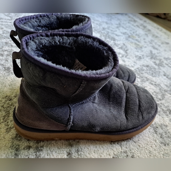 UGG Classic Mini Size 10 - Picture 2 of 11